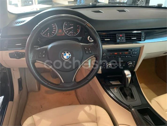 BMW-Serie-3-320i-2p-