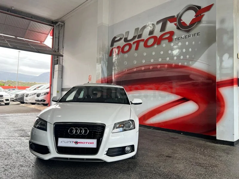 AUDI A3 1.2 TFSI Ambiente - Imagen 2