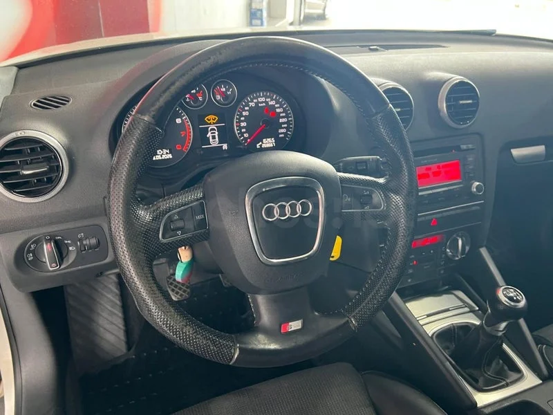 AUDI A3 1.2 TFSI Ambiente - Imagen 4